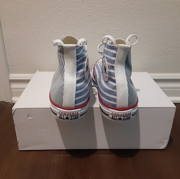 Converse - Picture 2 of 4